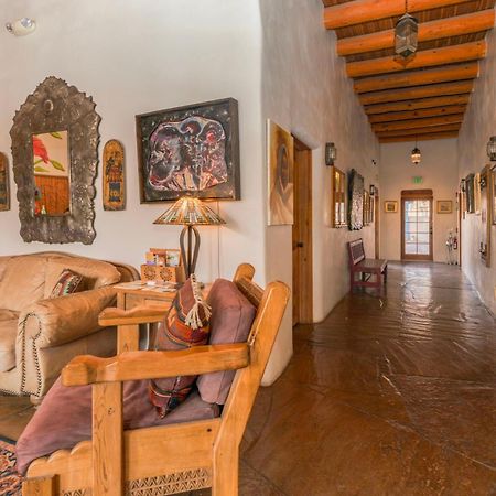 Casa Benavides Inn Таос Екстериор снимка