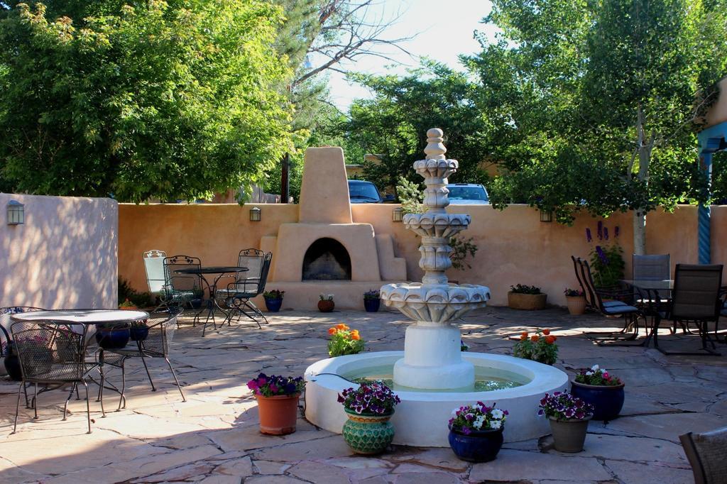 Casa Benavides Inn Таос Екстериор снимка