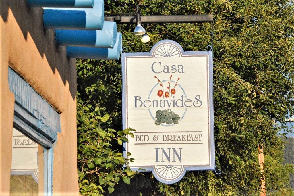 Casa Benavides Inn Таос Екстериор снимка